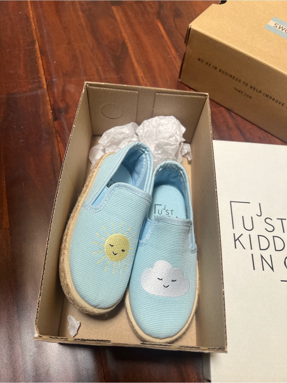 NWT Kids espadrilles blue slip on shoes for Kids size 9